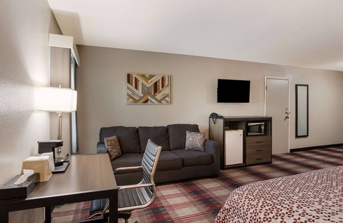 Higginsville Hotel | SureStay Hotel by Best Western Higginsville