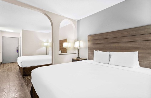 Northeast Heights Hotel | SureStay Hotel by Best Western Albuquerque Midtown