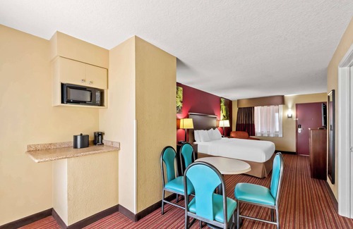 Wetmore Hotel | SureStay Plus by Best Western San Antonio Fiesta Inn