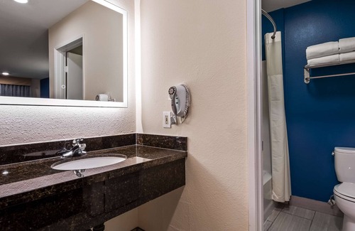 Hesperia Hotel | SureStay Plus Hotel by Best Western Hesperia