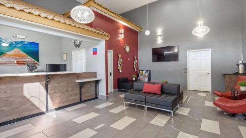 Hesperia Hotel | SureStay Plus Hotel by Best Western Hesperia