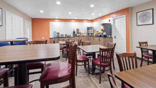 Hesperia Hotel | SureStay Plus Hotel by Best Western Hesperia