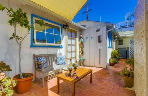 Beach Barber Tract Casa | Surf and Sand Beach Bungalow