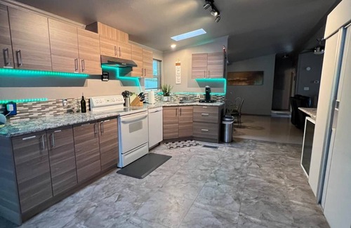 Canyon Lake Casa | Surf and Stay at Canyon Lake