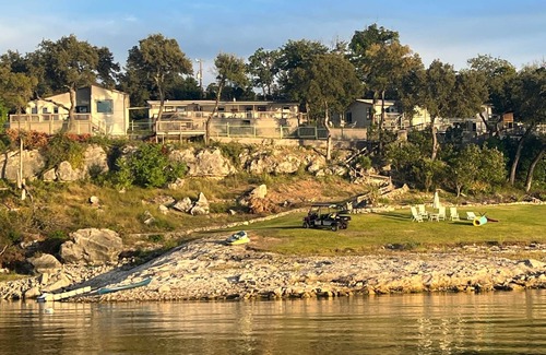 Canyon Lake Casa | Surf and Stay at Canyon Lake