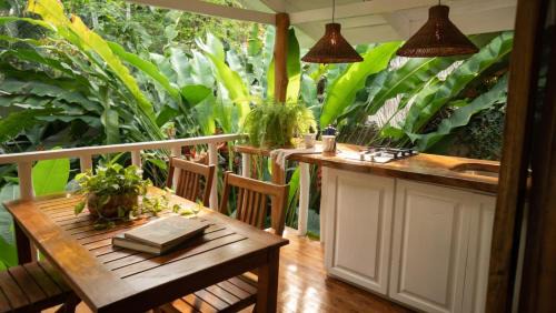 Playa Santa Teresa Casa | Surf Casitas - Mid Tide Bungalow