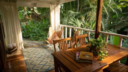 Playa Santa Teresa Casa | Surf Casitas - Mid Tide Bungalow