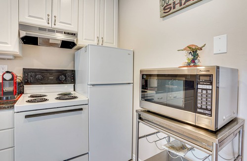 Huntington Beach Casa | Surf City Getaway - Walk to Sand!