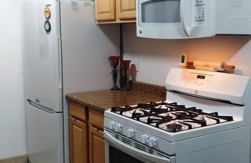 Garfield Apartamento | Surf City 1 hab + Loft con piscina en Huntington Beach CA