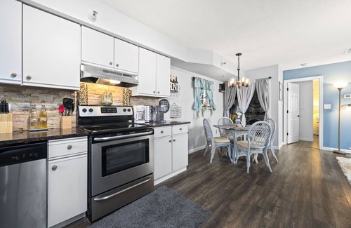 Ocean City Condominio | Surf Crest 101 - Pet Friendly Condo in a Great Downtown OCMD Location!
