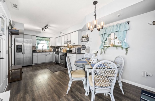 Ocean City Condominio | Surf Crest 101 - Pet Friendly Condo in a Great Downtown OCMD Location!