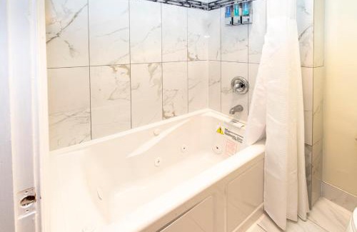 Fort Bragg Hotel | Surf Motel and Gardens