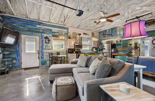 Gulfport Cabaña | Surf Shack Beach Cottage, Steps to the Beach!
