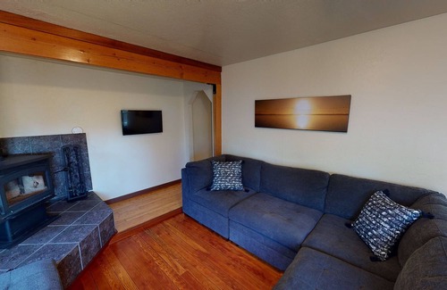 Westhaven-Moonstone Cabaña | Surf Shack - Dog Friendly & Near Moonstone Beach!