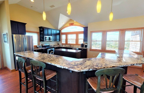 Carova Beach Casa | SURF VIEWS from this BEAUTIFULLY maintained OCEANFRONT