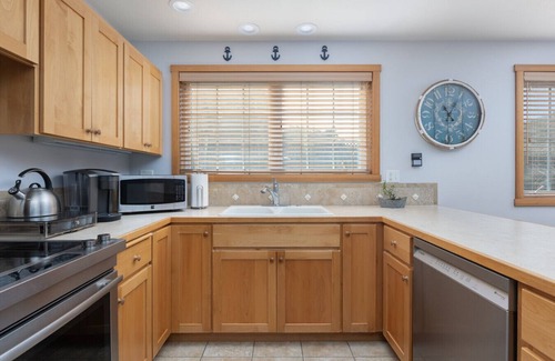 Shorepine Village Casa | Surfer's Paradise in Pacific City