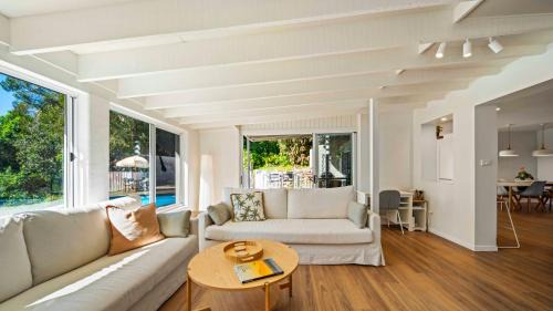 Ocean Shores Casa | Surfers Rest - Stunning home 3 mins to beach