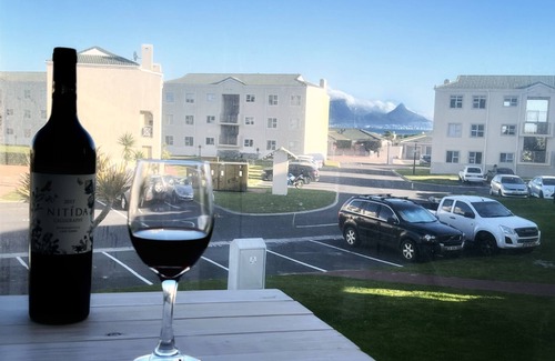 Big Bay Apartamento | Surfing Heaven Beach Security Estate 2-Beds flat- 50 meter from beach