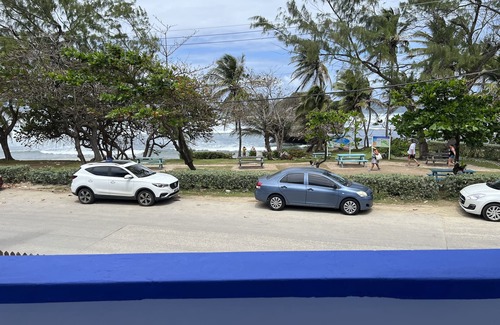 Hill Crest Casa | Surfs Up - bungalow style Beachhouse opposite Atlantic Ocean