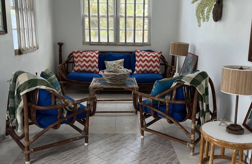 Hill Crest Casa | Surfs Up - bungalow style Beachhouse opposite Atlantic Ocean