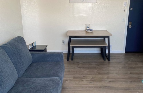 Crescent City Condominio | Surfside 65 - One block from the ocean!