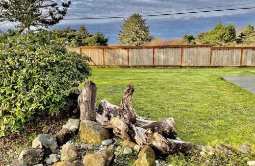 Smith River Casa | Surfside Beach House near Ancient Redwoods