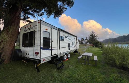 Klamath Otro | Surfside Glamping camper