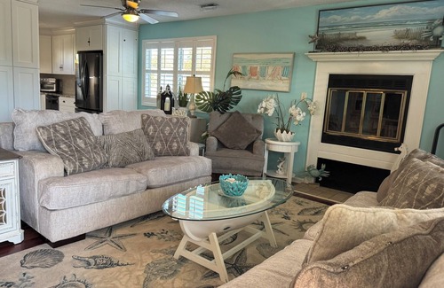 Surfside Beach Casa | Charming 2-bedroom townhome with AC, WiFi in wonderful Surfside Beach