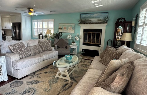 Surfside Beach Casa | Charming 2-bedroom townhome with AC, WiFi in wonderful Surfside Beach