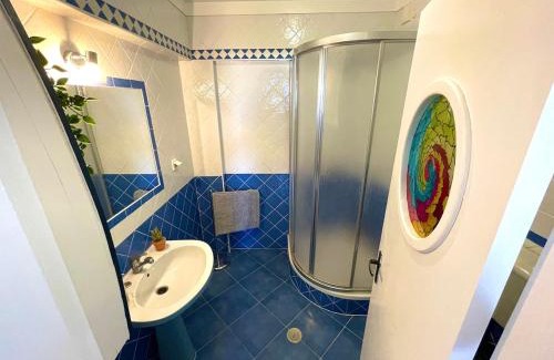 Cape Saint Vincent Apartamento | Surfside Sunny Seaview Apartment with Balcony