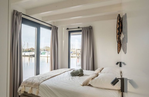 Monnickendam Alquiler De Eote | Surla Houseboat "De Saek" with tender