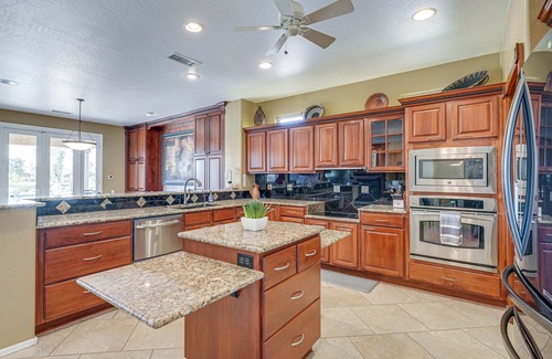 Surprise Casa | Surprise Home in Golf Community w/ Private Pool!