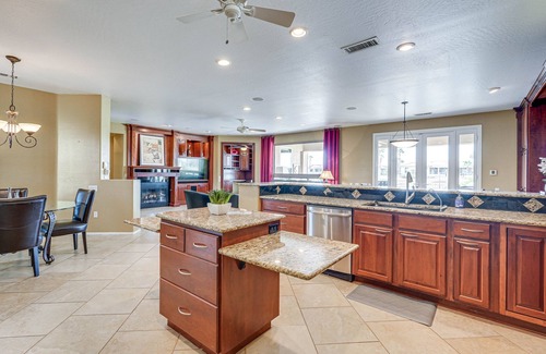 Surprise Casa | Surprise Home in Golf Community w/ Private Pool!