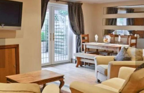 Stratford-upon-Avon Casa | Surrounded by fields just 3 miles from Stratford - upon Avon - Alveston Pastures Retreat