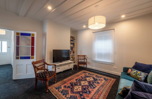 Ponsonby Villa | Urban Villa in Ponsonby offers a quiet lifestyle accompanied by an enclosed terrace for the ultimate