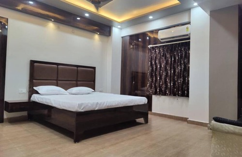 Mahmoorganj Apartamento | Surya Niwesh 103