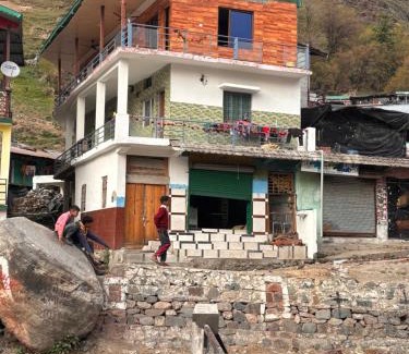 Kharsali Casa | Susharda Sewa Sansthan Jankichatti by Omji - Yamunotri Prime Location, Newly renovated
