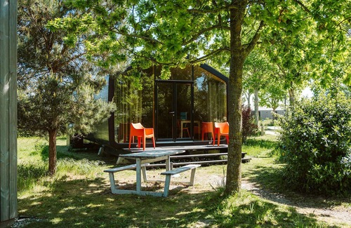 Ouddorp Chalet De Esquí | Sustainable cottage made of recycled cardboard
