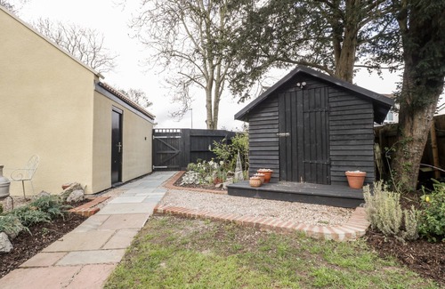 Weston-super-Mare Cabaña | SUTHERLAND BARN, pet friendly, character holiday cottage in Hutton