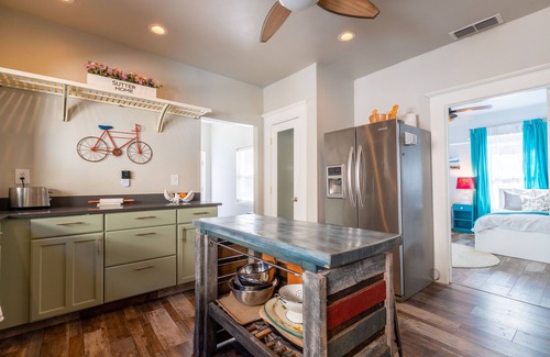 Central Sacramento Casa | Sutter Midtown 3bd Inicio con piscina compartida