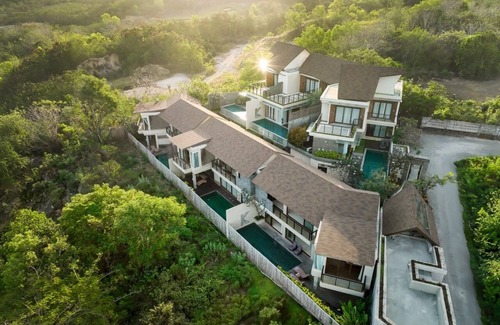 Kampial Villa | Suyasa, 3BR Complex Villa in Jimbaran