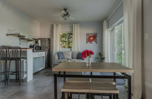 San Ignacio Apartamento | Suzie's Hilltop Estate