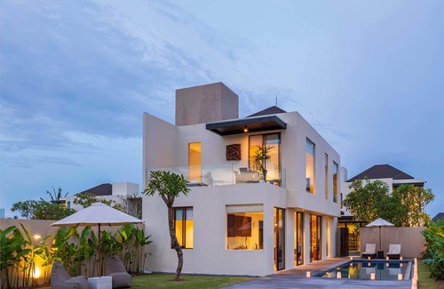 Ketewel Villa | Svarga 3 Bedrooms Brand New Stylish Private Pool Villa With Lawn & Gazebo