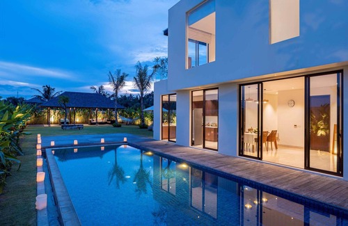 Ketewel Villa | Svarga 3 Bedrooms Brand New Stylish Villa With Private Pool, Lawn, Gazebo