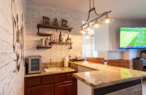 Green Valley North Casa | SVS: 5 Bedroom Henderson Home with Pool & Mini Golf