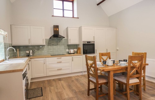 Chipping Sodbury Cabaña | SWALLOW BARNS, family friendly, with a garden in Chipping Sodbury