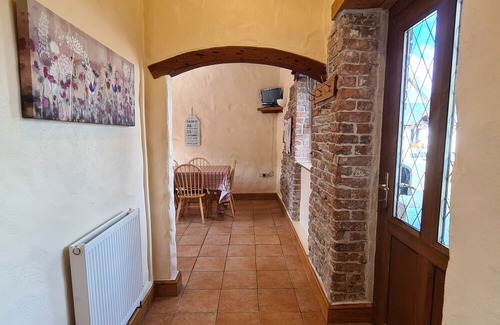 Whitland Cabaña | Swallow Cottage, LLANBOIDY