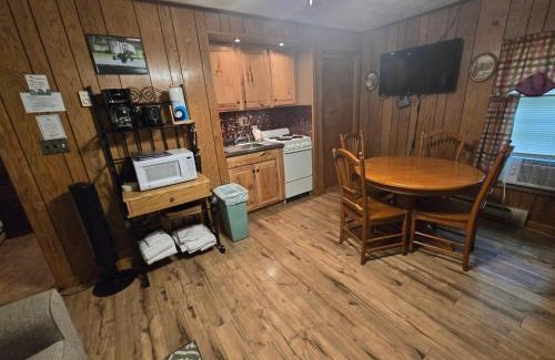 Oakland Casa | Swallow Falls Cabin 1