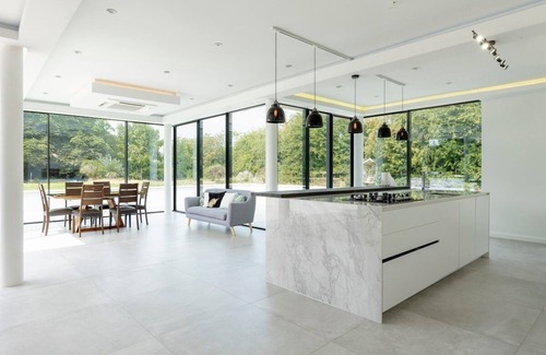 Rugby Casa | Swallow Fields Old Barn | Elegant Luxury Barn by Eason Stays
