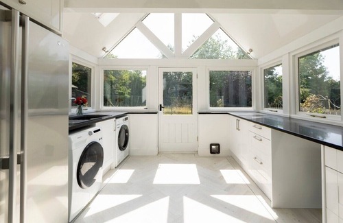 Rugby Casa | Swallow Fields Old Barn | Elegant Luxury Barn by Eason Stays